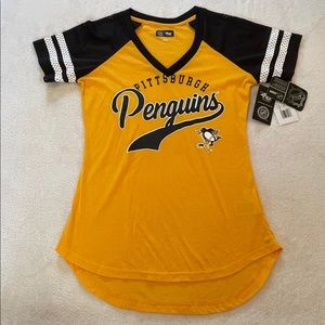 Pittsburgh Penguins Vneck NHL Shirt Small NWT